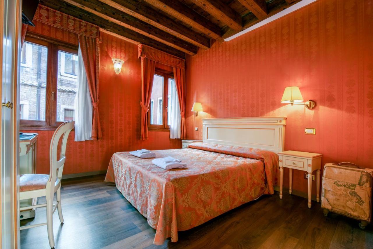 Lanterna Di Marco Polo Bed and Breakfast Venetië Buitenkant foto