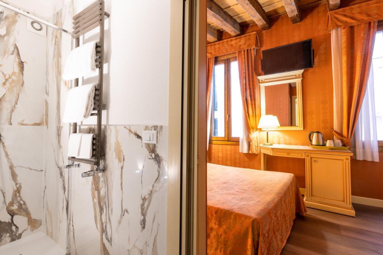 Lanterna Di Marco Polo Bed and Breakfast Venetië Buitenkant foto