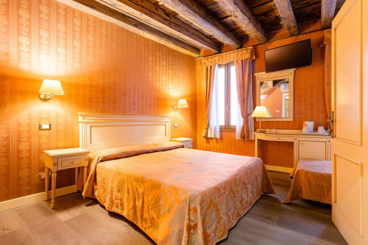 Lanterna Di Marco Polo Bed and Breakfast Venetië Buitenkant foto