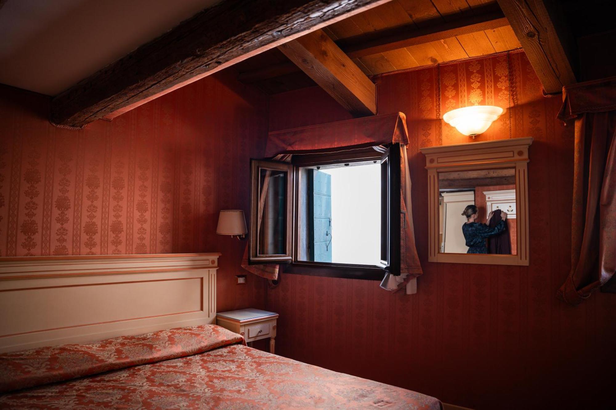 Lanterna Di Marco Polo Bed and Breakfast Venetië Buitenkant foto
