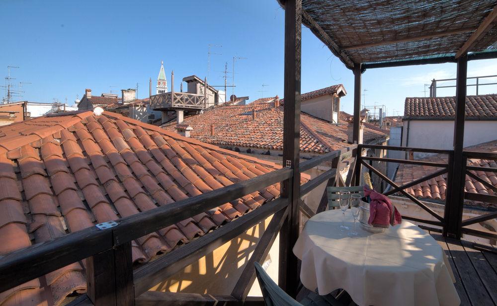 Lanterna Di Marco Polo Bed and Breakfast Venetië Buitenkant foto