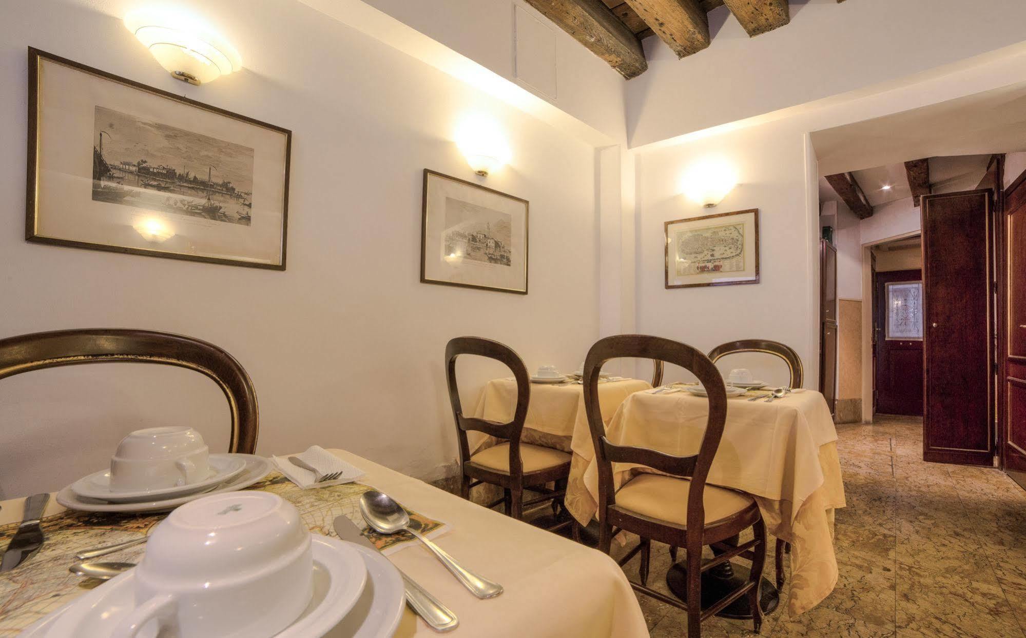 Lanterna Di Marco Polo Bed and Breakfast Venetië Buitenkant foto